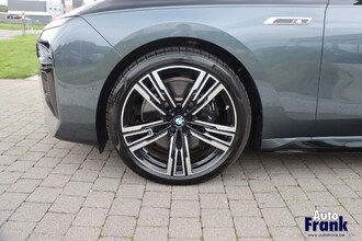 BMW I7 M70 / TV / 2-TONE / INDIV / TV / LOUNGE / KRISTAL / DRIV+PARK PRO / FULL IMG_9259.jpg