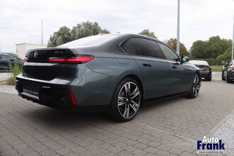 BMW I7 M70 / TV / 2-TONE / INDIV / TV / LOUNGE / KRISTAL / DRIV+PARK PRO / FULL IMG_9264.jpg