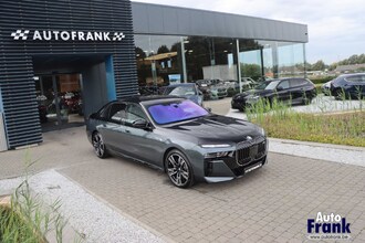 BMW I7 M70 / TV / 2-TONE / INDIV / TV / LOUNGE / KRISTAL / DRIV+PARK PRO / FULL IMG_9268.jpg