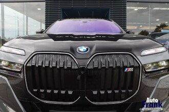 BMW I7 M70 / TV / 2-TONE / INDIV / TV / LOUNGE / KRISTAL / DRIV+PARK PRO / FULL IMG_9272.jpg
