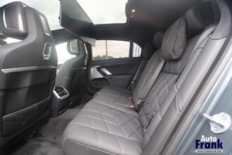 BMW I7 M70 / TV / 2-TONE / INDIV / TV / LOUNGE / KRISTAL / DRIV+PARK PRO / FULL IMG_9307.jpg