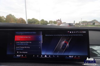 BMW I7 M70 / TV / 2-TONE / INDIV / TV / LOUNGE / KRISTAL / DRIV+PARK PRO / FULL IMG_9359.jpg