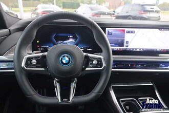 BMW I7 M70 / TV / 2-TONE / INDIV / TV / LOUNGE / KRISTAL / DRIV+PARK PRO / FULL IMG_9327.jpg