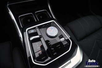 BMW I7 M70 / TV / 2-TONE / INDIV / TV / LOUNGE / KRISTAL / DRIV+PARK PRO / FULL IMG_9372.jpg