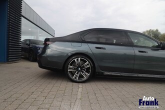 BMW I7 M70 / TV / 2-TONE / INDIV / TV / LOUNGE / KRISTAL / DRIV+PARK PRO / FULL IMG_9375.jpg