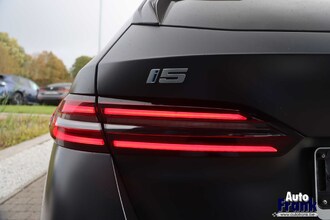 BMW I5 M60 TOURING / FROZEN / PANO / SUSP PRO / TREKHK / COMFORTZTL / DRIV+PARK PRO IMG_9730.jpg