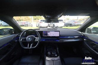 BMW I5 M60 TOURING / FROZEN / PANO / SUSP PRO / TREKHK / COMFORTZTL / DRIV+PARK PRO IMG_9761.jpg