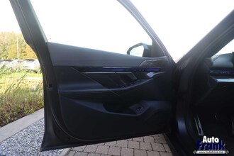 BMW I5 M60 TOURING / FROZEN / PANO / SUSP PRO / TREKHK / COMFORTZTL / DRIV+PARK PRO IMG_9752.jpg