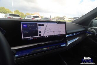 BMW I5 M60 TOURING / FROZEN / PANO / SUSP PRO / TREKHK / COMFORTZTL / DRIV+PARK PRO IMG_9775.jpg