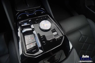BMW I5 M60 TOURING / FROZEN / PANO / SUSP PRO / TREKHK / COMFORTZTL / DRIV+PARK PRO IMG_9797.jpg