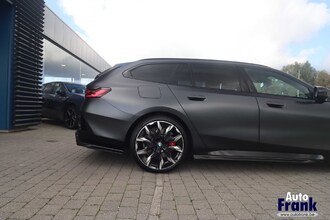 BMW I5 M60 TOURING / FROZEN / PANO / SUSP PRO / TREKHK / COMFORTZTL / DRIV+PARK PRO IMG_9800.jpg