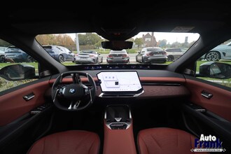 BMW IX3 / 50 / M-SPORT / TREKHK / DRIV + / 360CAM / ICONIC GLOW / STUURVERW IMG_0098.jpg