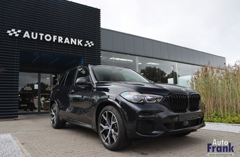 2022-09-09-BMW-X5-45E-CARBON.jpg