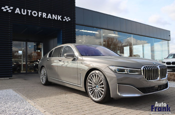 2023-03-13-BMW-745E-EXCL.jpg