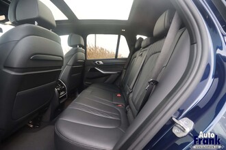 BMW X5 XDRIVE45E / M-SPORT / PANO / SFT-CLS / DASH LEDR / 22" IMG_3386.jpg