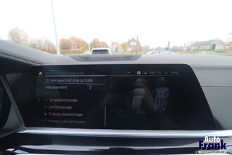 BMW X5 XDRIVE45E / M-SPORT / PANO / SFT-CLS / DASH LEDR / 22" IMG_3419.jpg