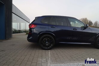 BMW X5 XDRIVE45E / M-SPORT / PANO / SFT-CLS / DASH LEDR / 22" IMG_3433.jpg