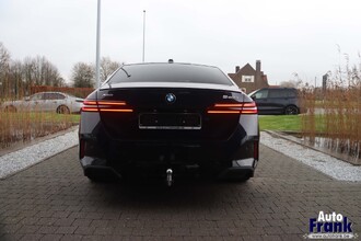 BMW 540D / XDRIVE / M-SPORT-PRO / PANO / TREKHK / DRIV + PARK PRO / B&W IMG_4385.jpg