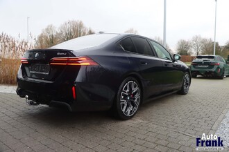 BMW 540D / XDRIVE / M-SPORT-PRO / PANO / TREKHK / DRIV + PARK PRO / B&W IMG_4387.jpg