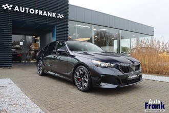 BMW 540D / XDRIVE / M-SPORT-PRO / PANO / TREKHK / DRIV + PARK PRO / B&W IMG_4373.jpg