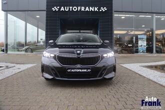 BMW 540D / XDRIVE / M-SPORT-PRO / PANO / TREKHK / DRIV + PARK PRO / B&W IMG_4378.jpg