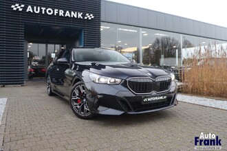 BMW 540D / XDRIVE / M-SPORT-PRO / PANO / TREKHK / DRIV + PARK PRO / B&W IMG_4415.jpg