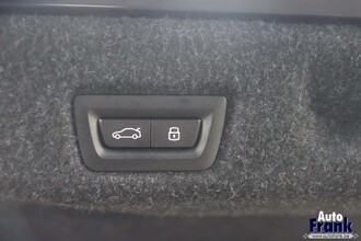 BMW 540D / XDRIVE / M-SPORT-PRO / PANO / TREKHK / DRIV + PARK PRO / B&W IMG_4412.jpg