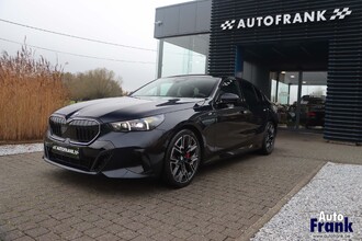 BMW 540D / XDRIVE / M-SPORT-PRO / PANO / TREKHK / DRIV + PARK PRO / B&W IMG_4381.jpg