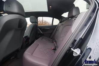 BMW 540D / XDRIVE / M-SPORT-PRO / PANO / TREKHK / DRIV + PARK PRO / B&W IMG_4425.jpg