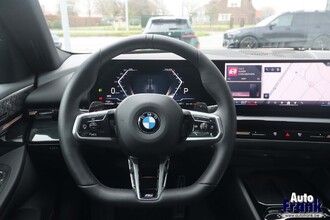 BMW 540D / XDRIVE / M-SPORT-PRO / PANO / TREKHK / DRIV + PARK PRO / B&W IMG_4432.jpg