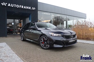 BMW 540D / XDRIVE / M-SPORT-PRO / PANO / TREKHK / DRIV + PARK PRO / B&W IMG_4414.jpg