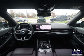 BMW 540D / XDRIVE / M-SPORT-PRO / PANO / TREKHK / DRIV + PARK PRO / B&W IMG_4429.jpg