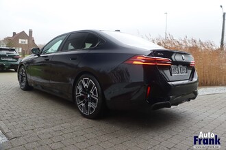 BMW 540D / XDRIVE / M-SPORT-PRO / PANO / TREKHK / DRIV + PARK PRO / B&W IMG_4383.jpg