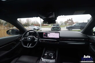BMW 540D / XDRIVE / M-SPORT-PRO / PANO / TREKHK / DRIV + PARK PRO / B&W IMG_4431.jpg