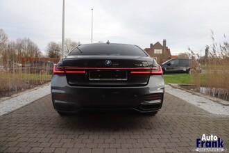 BMW 745E / M-SPORT / INDIV / 47GR / B&W / GLASDK / 360CAM IMG_5491.jpg