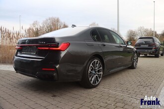BMW 745E / M-SPORT / INDIV / 47GR / B&W / GLASDK / 360CAM IMG_5494.jpg