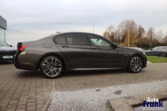 BMW 745E / M-SPORT / INDIV / 47GR / B&W / GLASDK / 360CAM IMG_5495.jpg