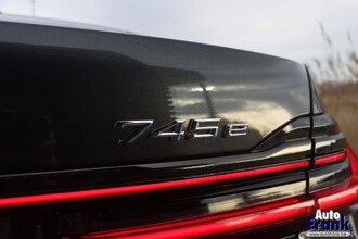 BMW 745E / M-SPORT / INDIV / 47GR / B&W / GLASDK / 360CAM IMG_5513.jpg