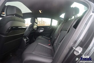 BMW 745E / M-SPORT / INDIV / 47GR / B&W / GLASDK / 360CAM IMG_5533.jpg