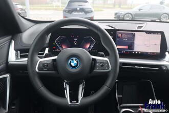 BMW X1 XDRIVE25E / M-SPORT / 360CAM / PANO / DRIV PRO / 19" / HUD IMG_5745.jpg